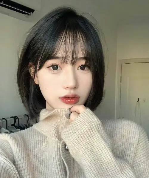 短发型怎么搭配衣服好看图片女生图片欣赏