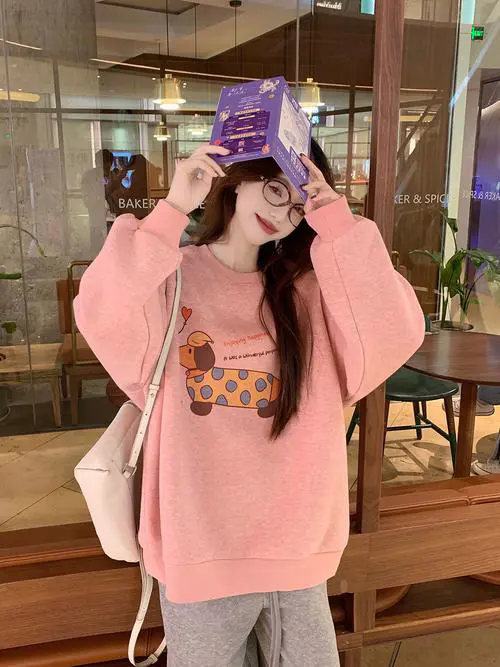 长款淡粉色卫衣怎么搭配图片