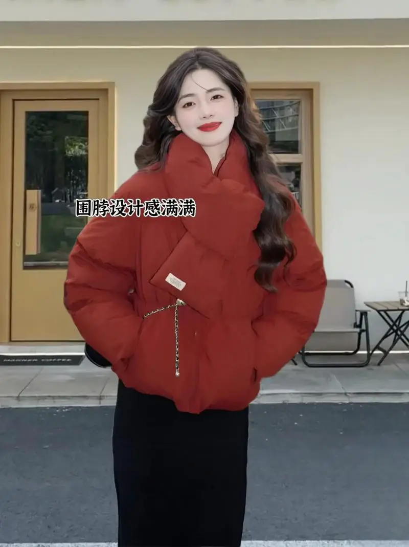 女红色短款裙子怎么搭配什么裤子好看图片欣赏