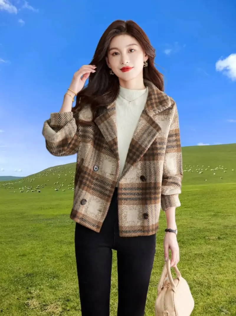 修身格子外套怎么搭配好看