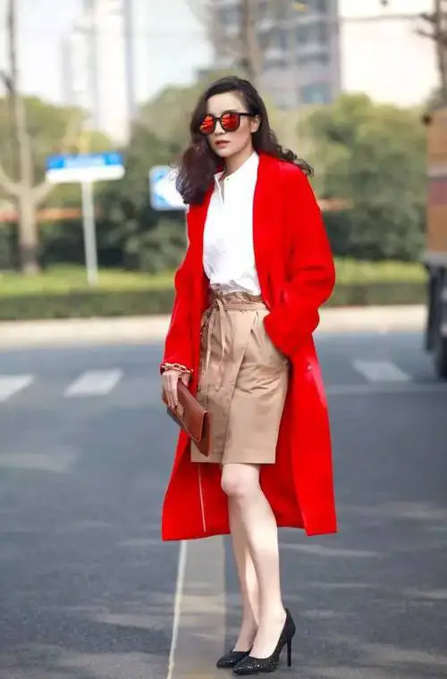 大红色的鞋子怎么搭配衣服好看
