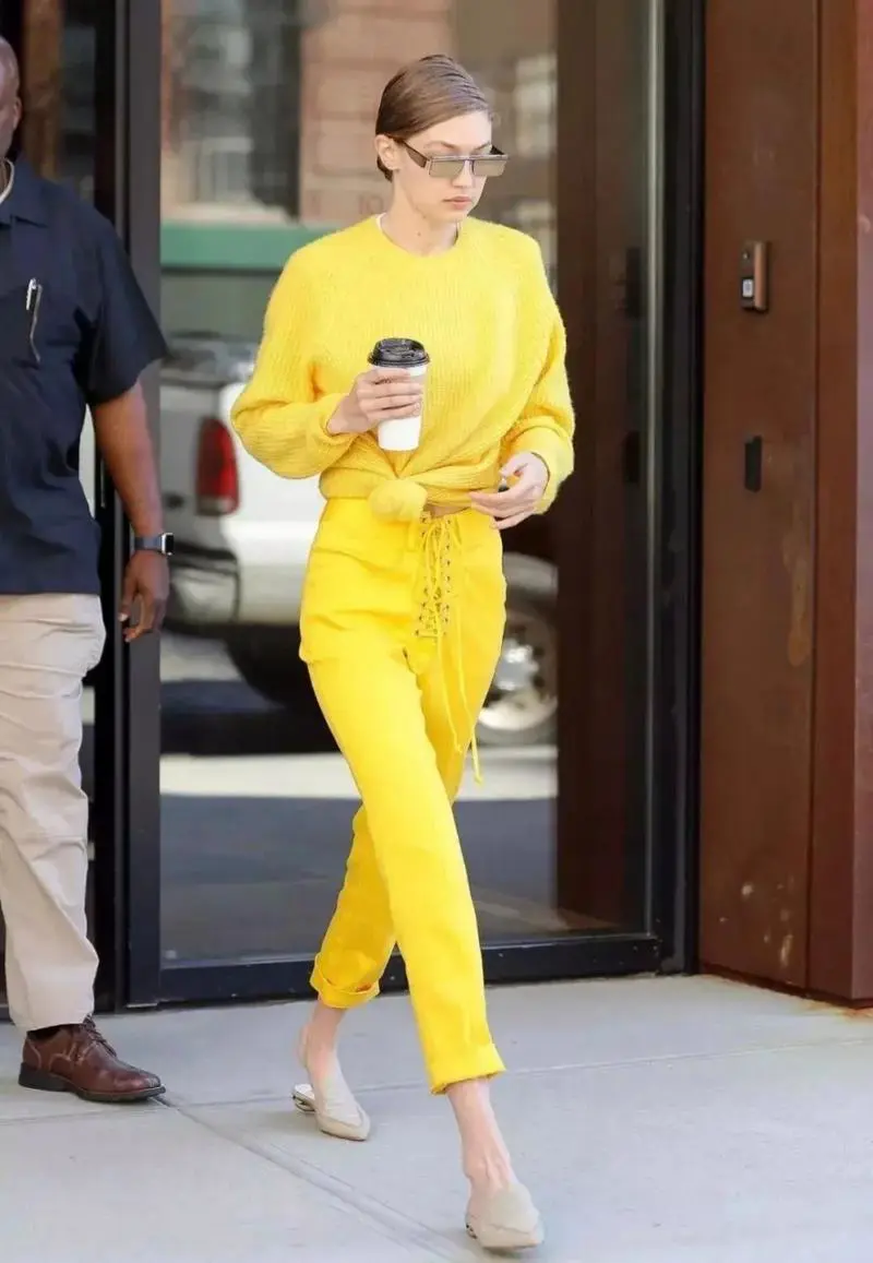 暖白皮适合什么颜色