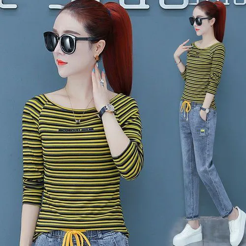 青绿色条纹长袖T恤怎么搭配