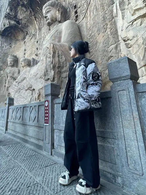 穿开口笑怎么搭配