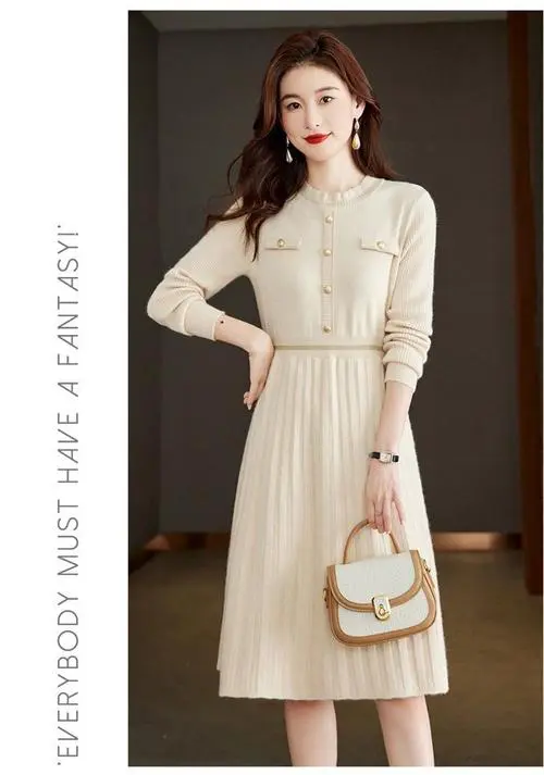 秋冬长款羊毛连衣裙怎么搭配图片