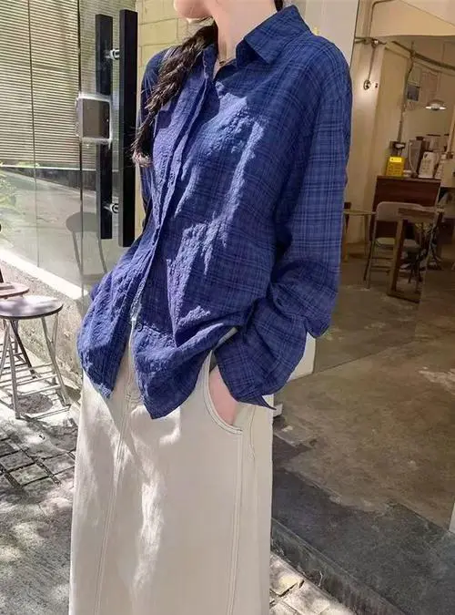 深蓝色上衣怎么搭配