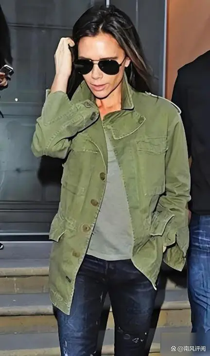 军绿风衣怎么搭配图片男