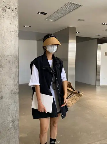 长款马甲风衣怎么搭配什么裤子