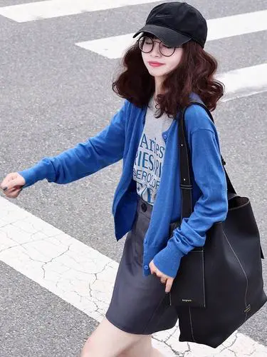 女蓝色外套怎么搭配图片