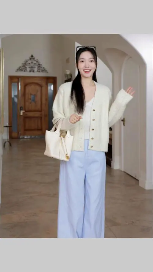 白色毛衣配什么裤子好看