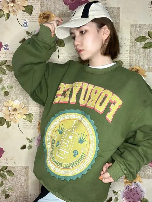 绿色卫衣和牛仔蓝衬衫怎么搭配什么裤子好看图片