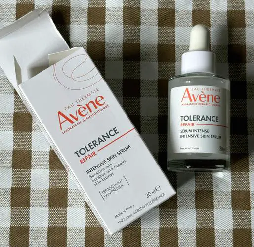 雅漾修红洗面奶怎么挤