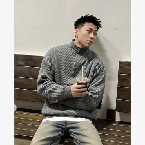 黑色灰色毛衣怎么搭配图片男