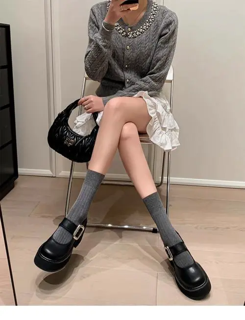 方跟皮鞋怎么搭配衣服好看吗