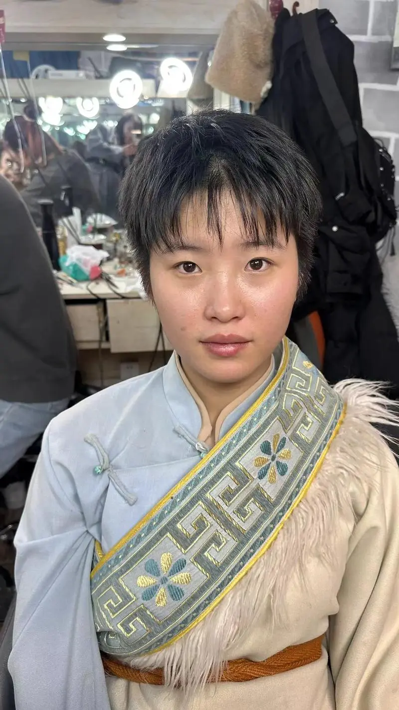 藏装服装短发怎么搭配图片