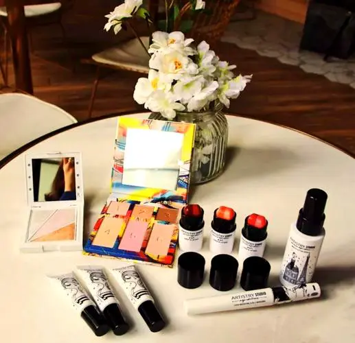 雅姿最新款琉光唇彩