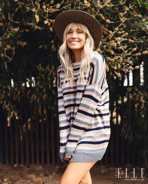 v领毛衣下身怎么搭配外套