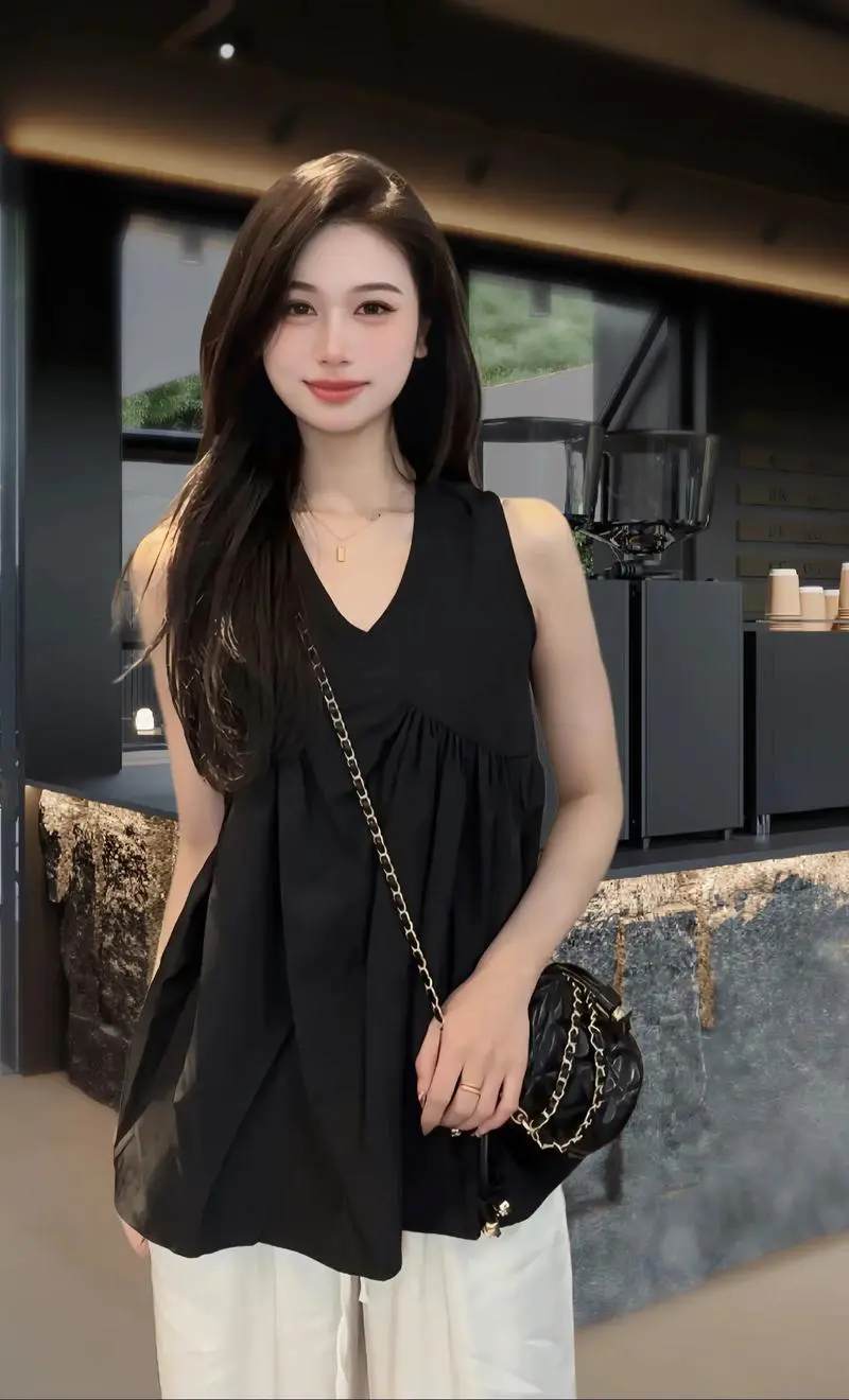 黑色雪纺背心怎么搭配什么外套好看