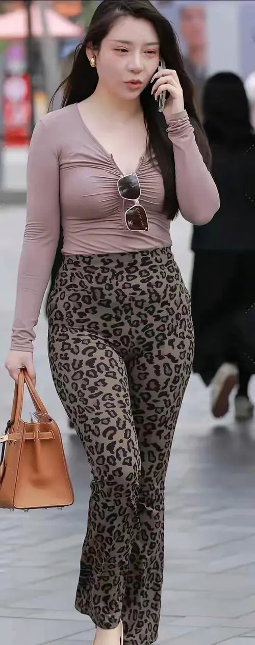 豹纹裤怎么搭配图片欣赏