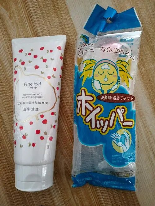 一叶子洗面奶怎么莲芽