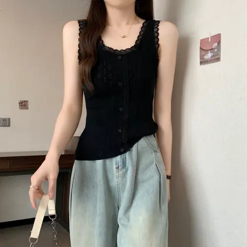 黑色蕾丝背心怎么搭配