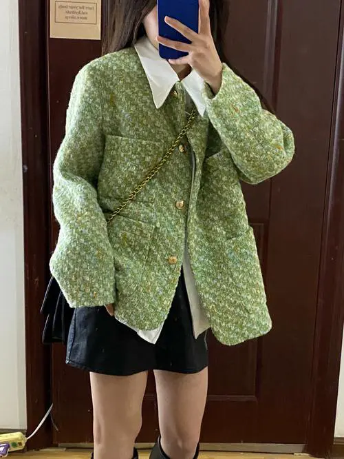 短款外套绿色怎么搭配