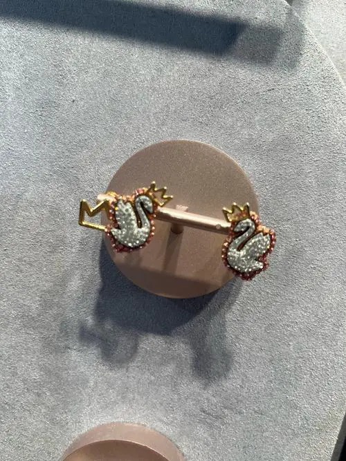 施华洛世奇 吊坠 最新