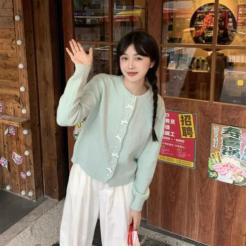 冬季针织外套怎么搭配衣服图片