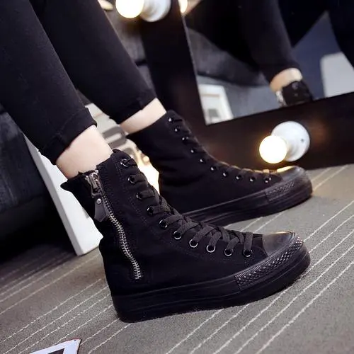 高帮黑色运动鞋怎么搭配什么裤子好看