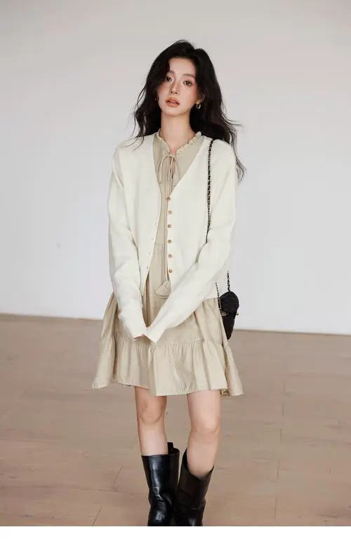 宽松长裙怎么搭配外套