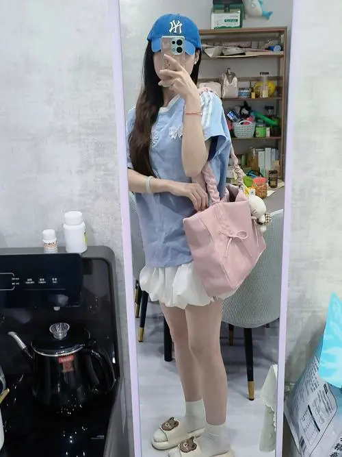 白帽子要怎么搭配衣服好看吗