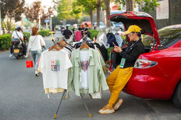 怎么卖衣服和搭配好看图片