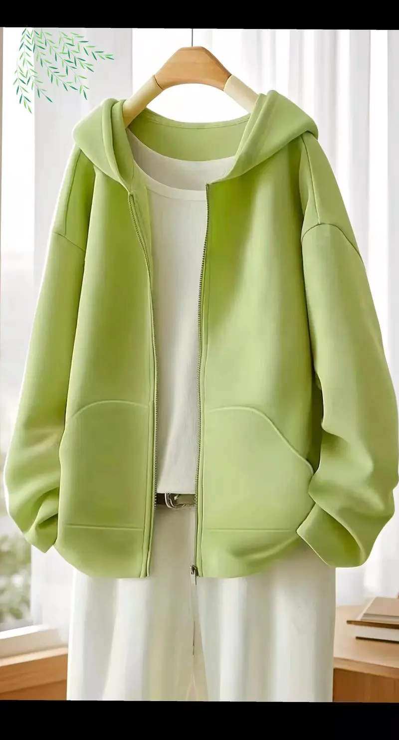 短款外套绿色怎么搭配衣服