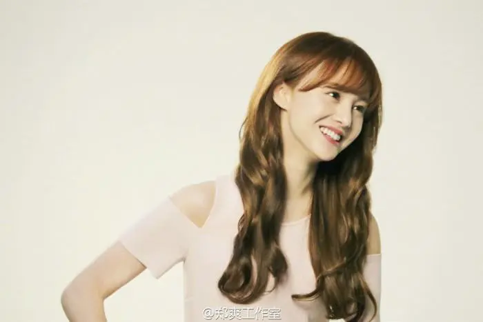 柏莱雅最新代言人郑爽