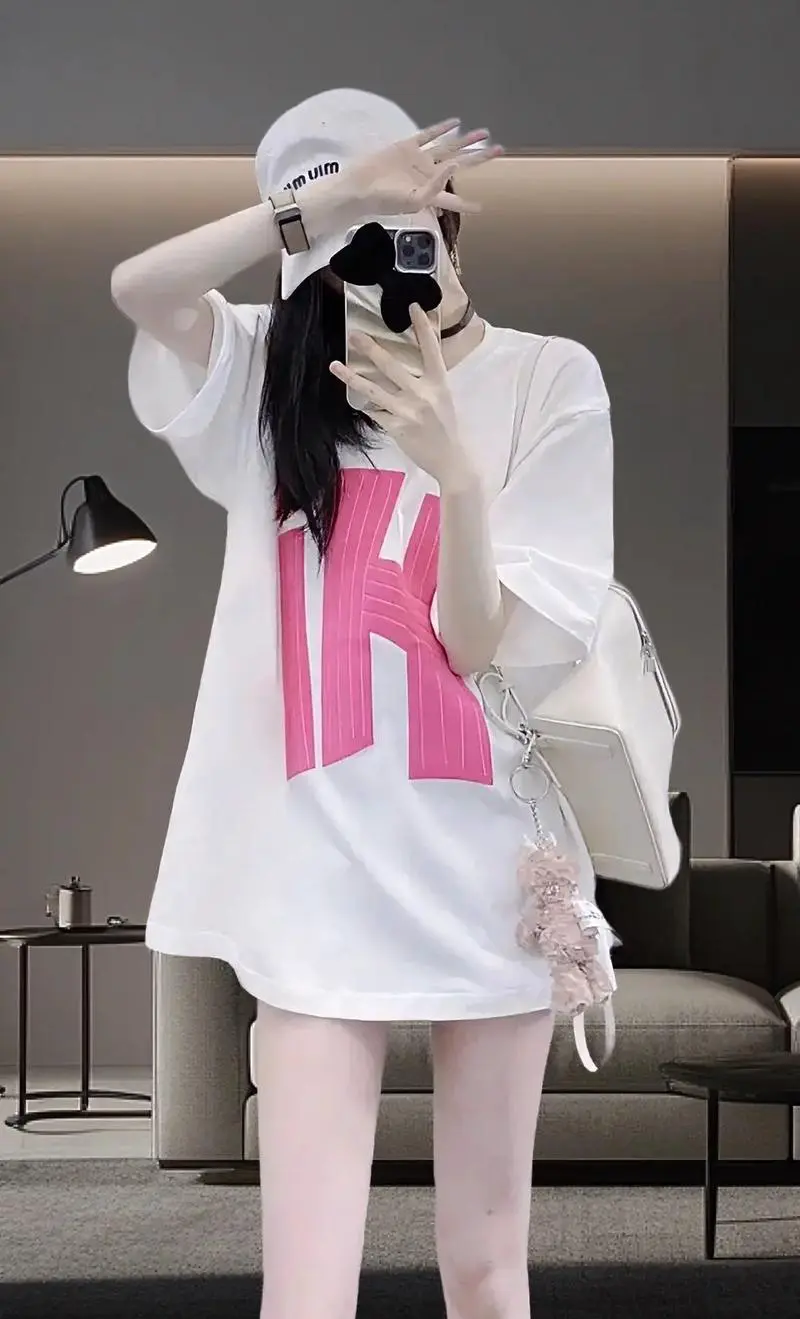 白色长上衣怎么搭配好看图片欣赏