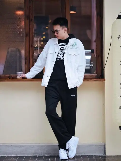男式白外套怎么搭配什么裤子好看