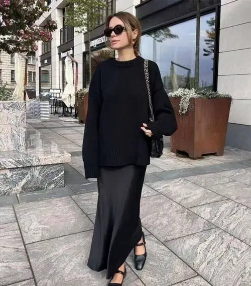 女生黑色的鞋子怎么搭配衣服好看吗