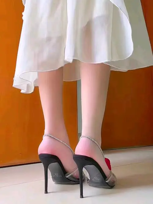 高跟鞋怎么搭配好看图片