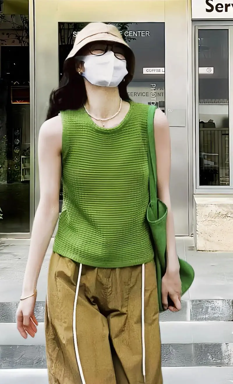 绿色韩版短袖怎么搭配裤子