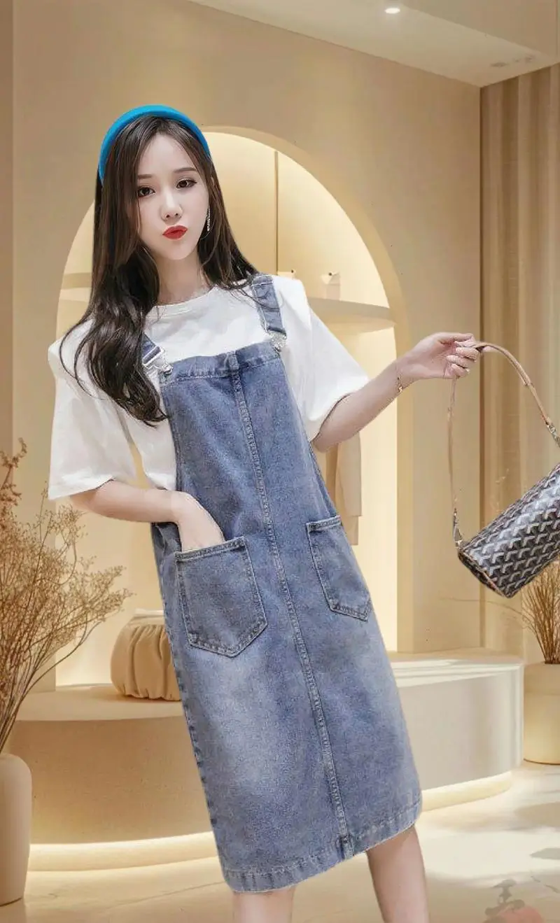 背带牛仔裙该怎么搭配