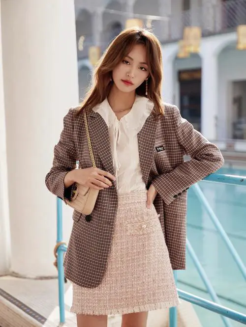 格纹西装怎么搭配