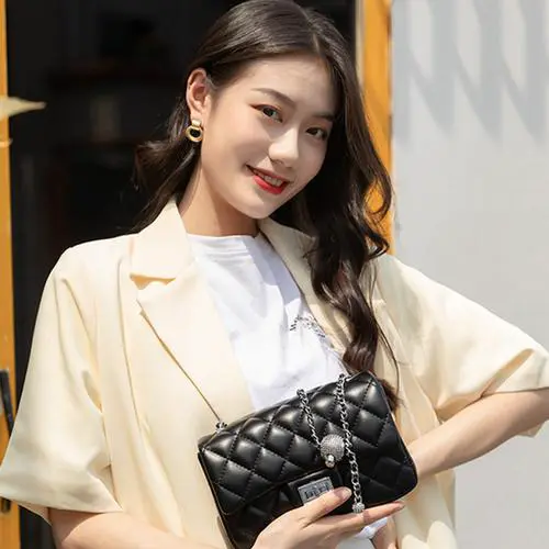 包包链怎么搭配图片欣赏