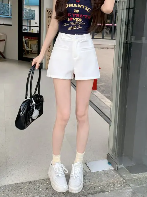 a字裤怎么搭配上衣图片欣赏