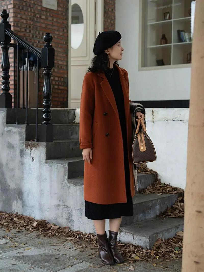 橘红色外套里面怎么搭配图片欣赏