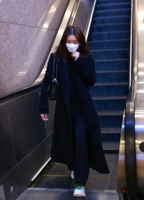 黑色外套 裤子怎么搭配衣服好看图片大全