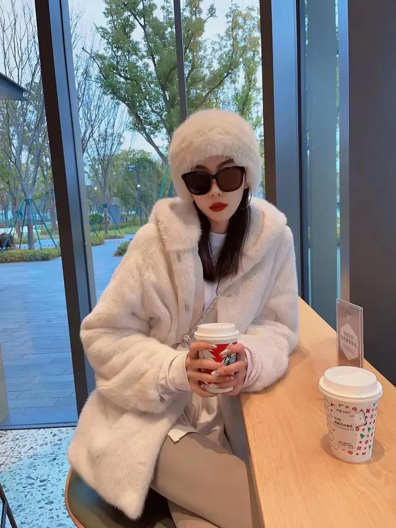 白色貂皮怎么搭配图片