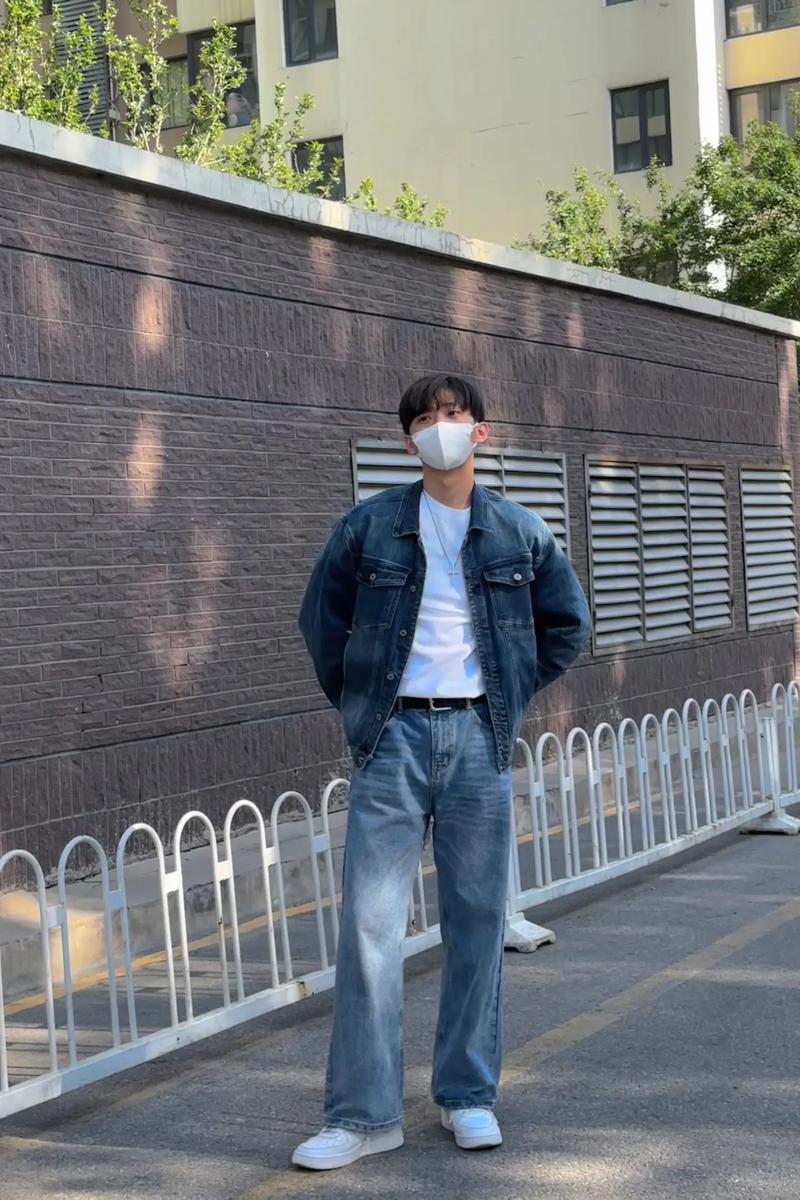 韩版男牛仔风衣怎么搭配什么裤子