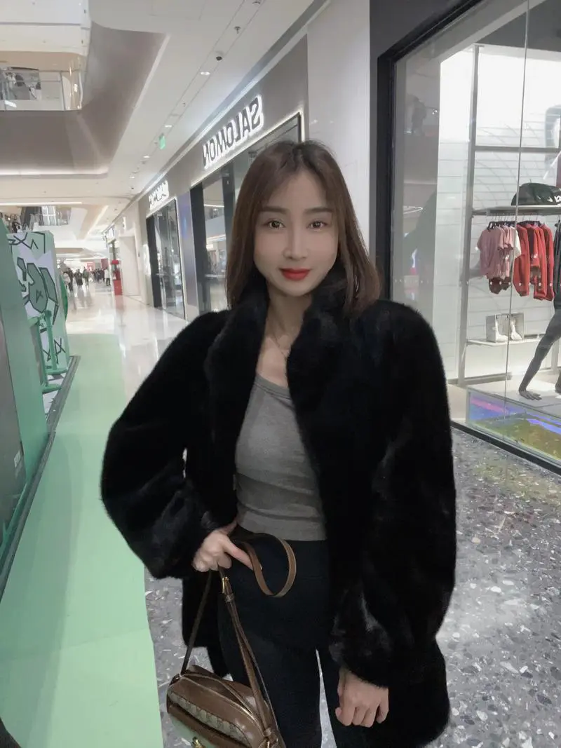 黑色短貂怎么搭配好看