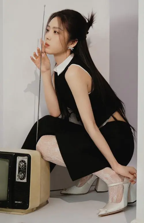 渔网袜怎么搭配衣服