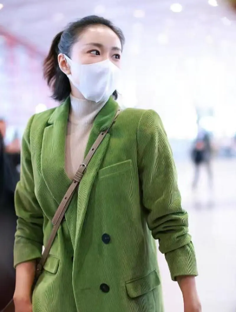 淡墨绿色外套怎么搭配好看吗